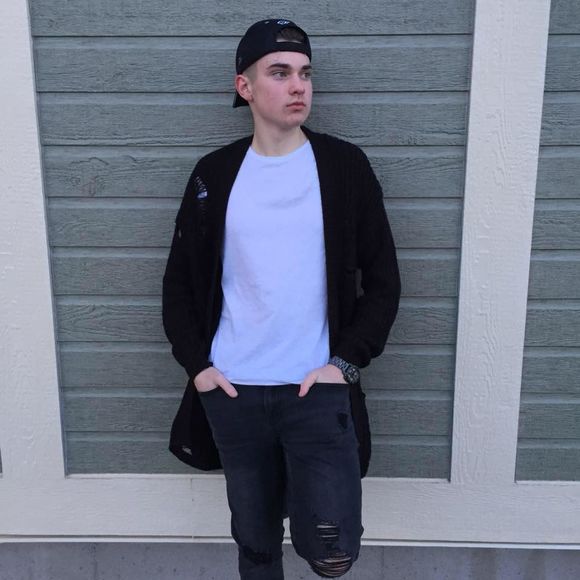 Meet your Posher, Justin - Picture 1 of 1